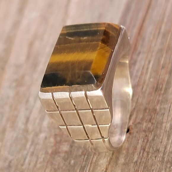 Vintage Sterling Beveled Tiger's Eye Rectangle Ring - Picture 2 of 10
